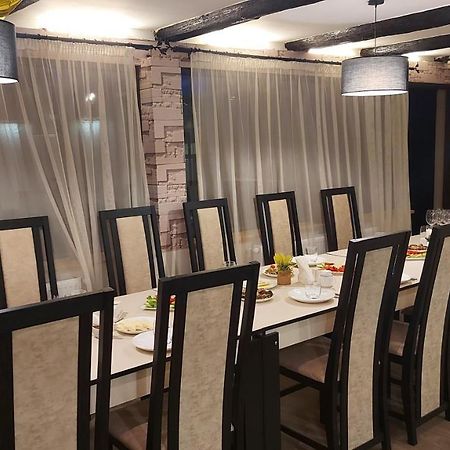 Guest House Sandro Kazbegi Εξωτερικό φωτογραφία