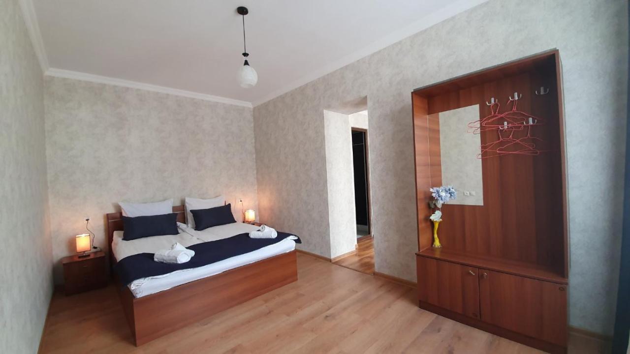 Guest House Sandro Kazbegi Εξωτερικό φωτογραφία
