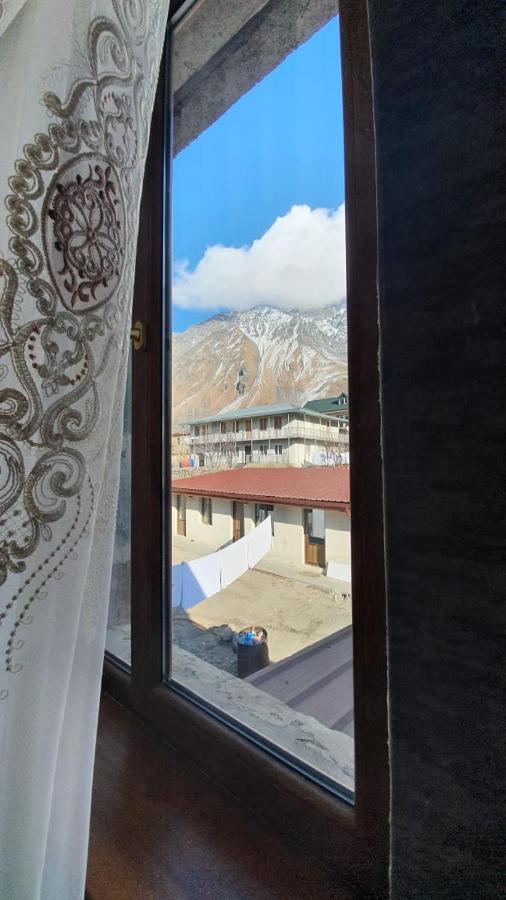 Guest House Sandro Kazbegi Εξωτερικό φωτογραφία