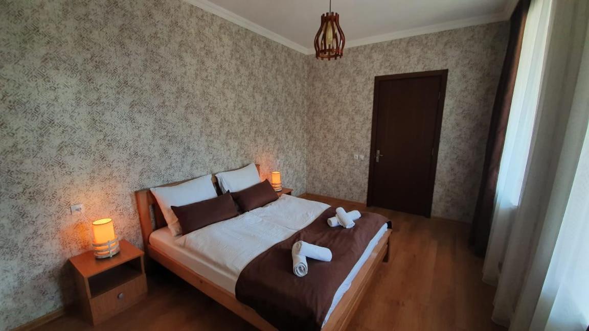 Guest House Sandro Kazbegi Εξωτερικό φωτογραφία