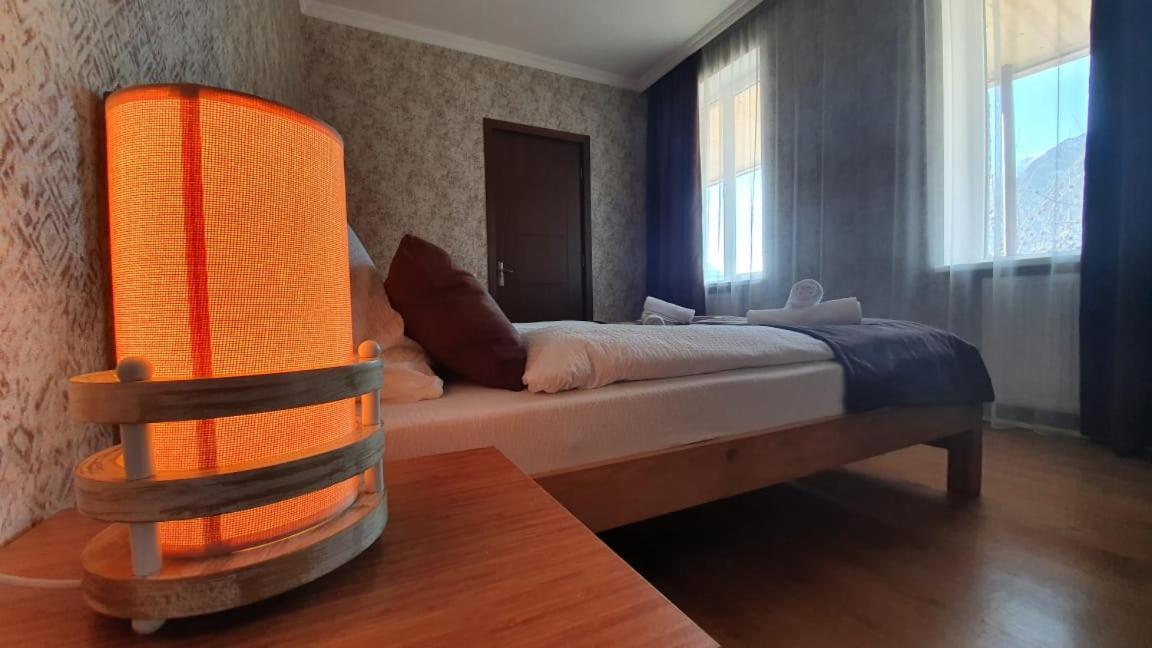 Guest House Sandro Kazbegi Εξωτερικό φωτογραφία