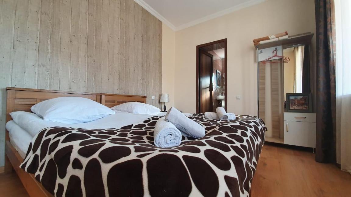 Guest House Sandro Kazbegi Εξωτερικό φωτογραφία