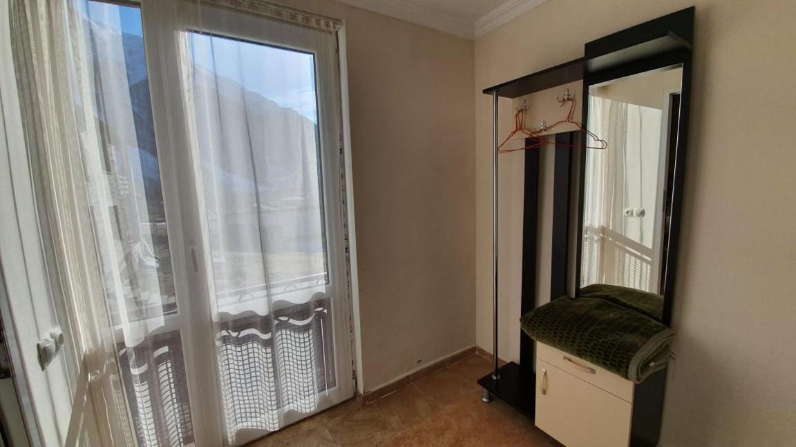 Guest House Sandro Kazbegi Εξωτερικό φωτογραφία